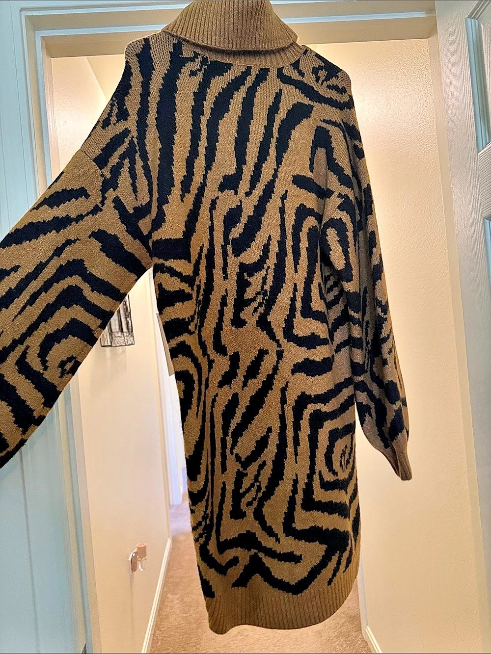 JUSTFAB Animal Print Turtleneck high-low Sweater dress in Brown and Black. Size
